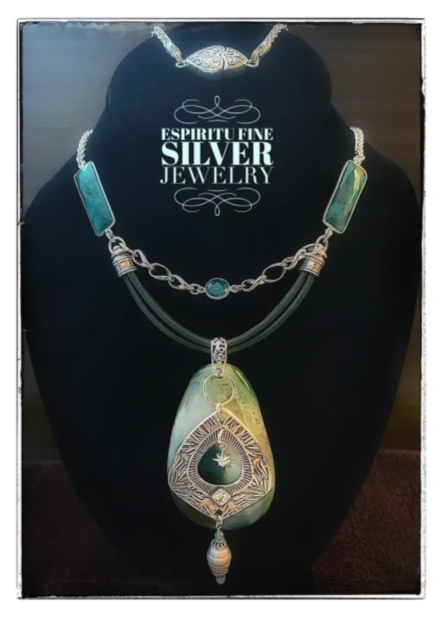 Striped agate and emerald fine silver necklace